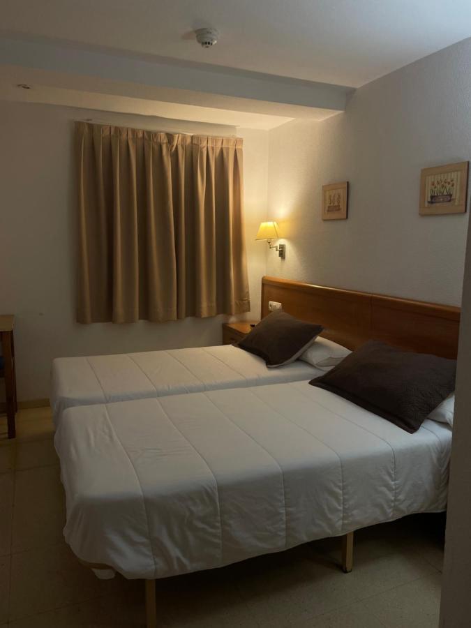 Hostal Maria Elche Exterior foto