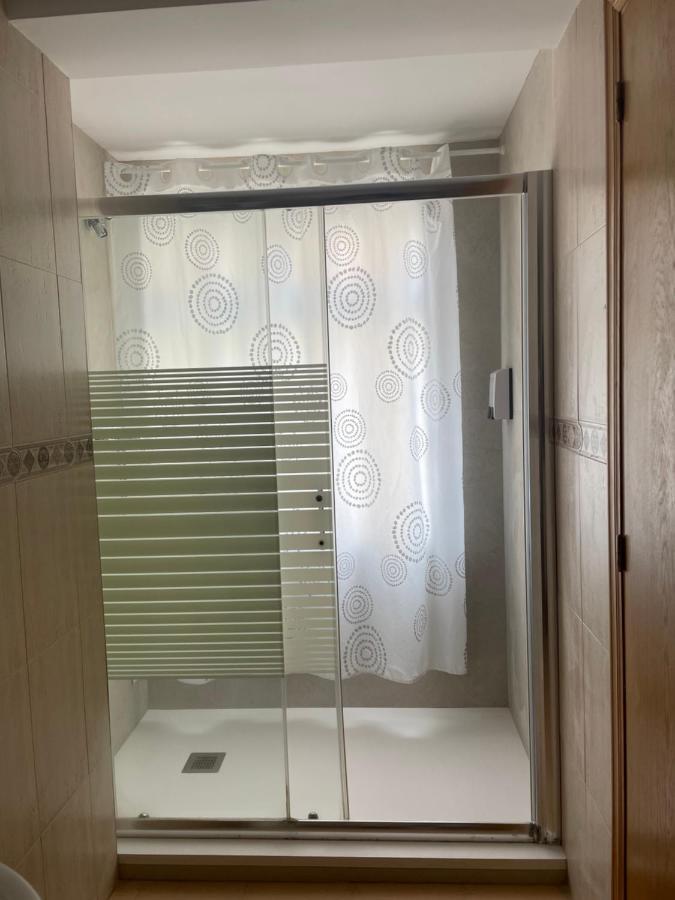 Hostal Maria Elche Exterior foto A modern armoire
